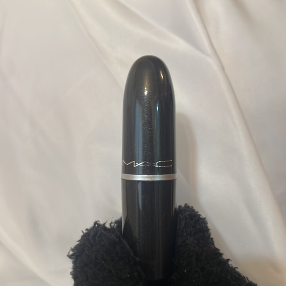 MAC COSMETICS LADY DANGLER LIPSTICK - Picture 3 of 4